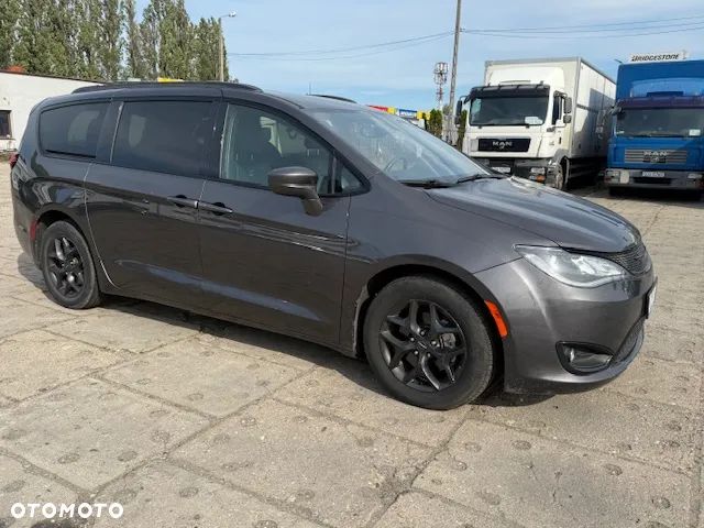 Chrysler Pacifica - 6