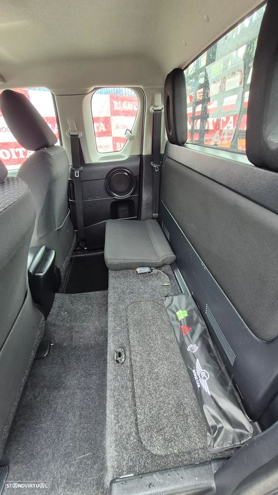 Toyota Hilux 2.4 D-4D 4WD CD CH - 7