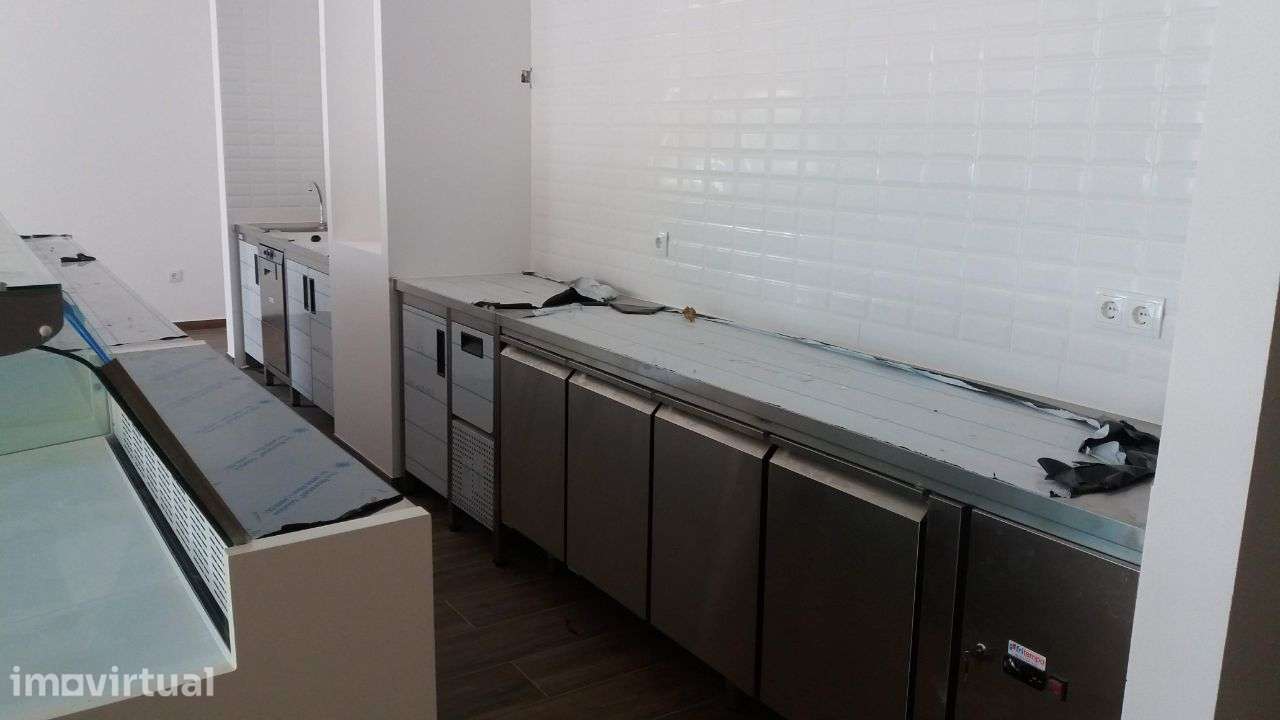 Restaurante totalmente equipado, sito em Britelo, Celorico Basto - Grande imagem: 3/10