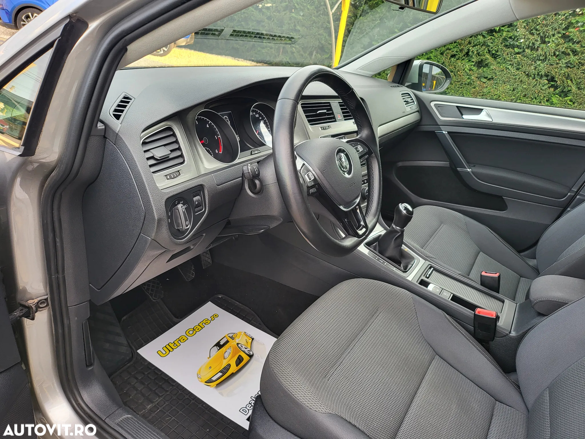 Volkswagen Golf 1.6 TDI BMT Comfortline - 15