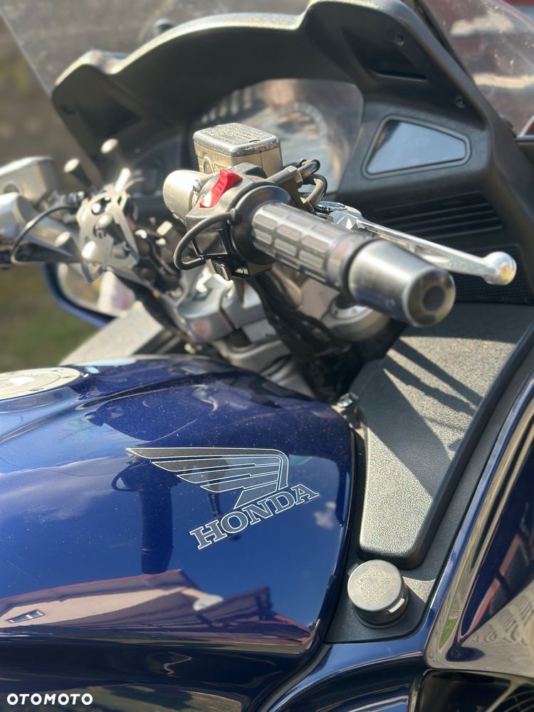 Honda ST - 10