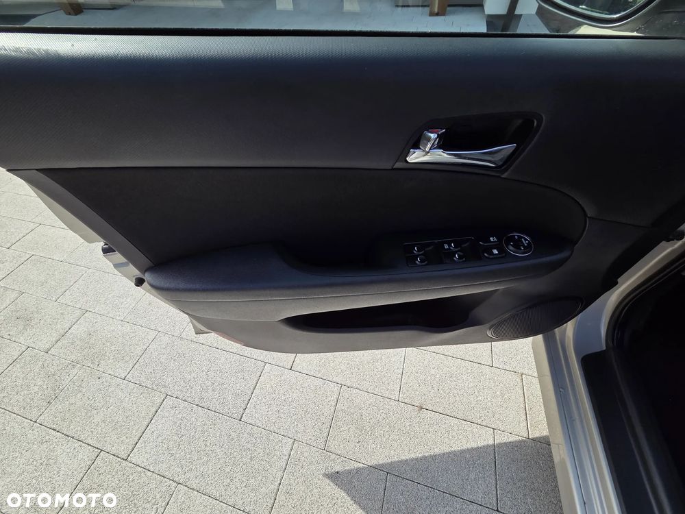 Hyundai i30 1.6 CRDi Comfort - 28