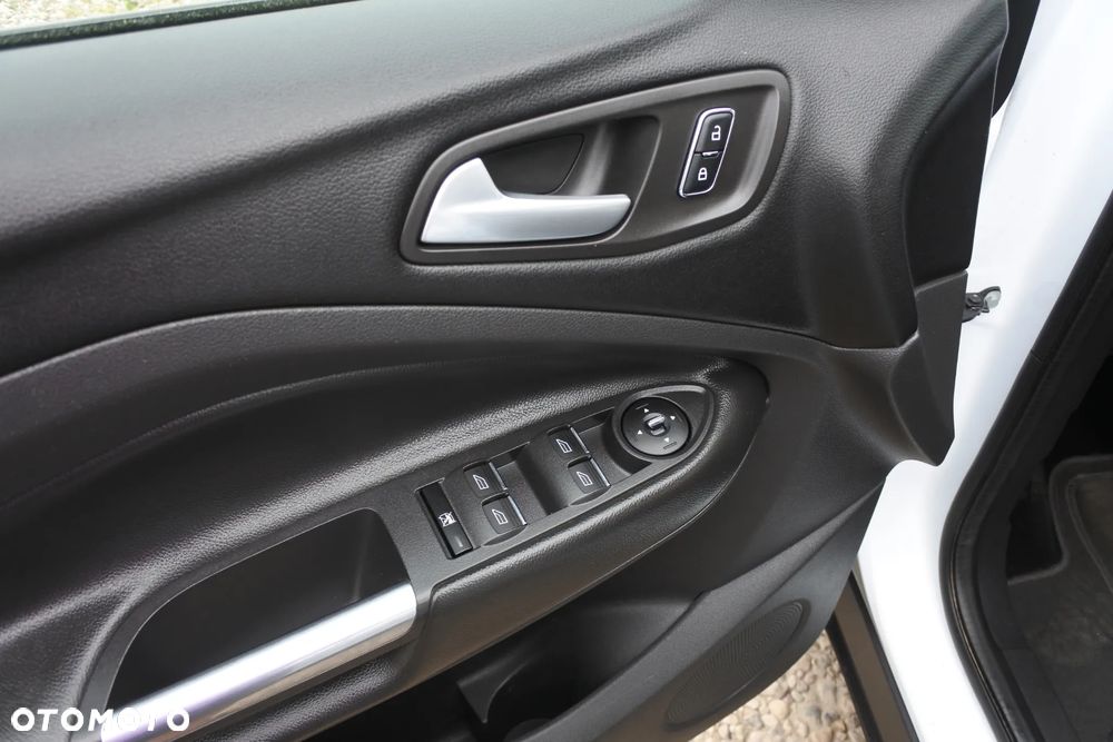 Ford Kuga 2.0 TDCi 2x4 Titanium - 20