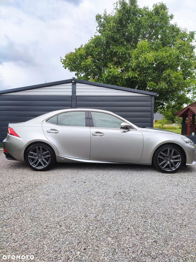 Lexus IS - 6