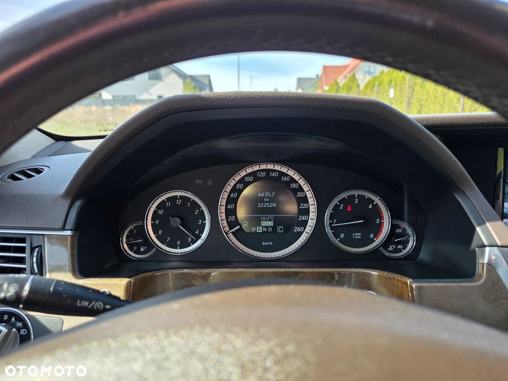 Mercedes-Benz Klasa E 250 CDI DPF BlueEFFICIENCY Automatik Elegance - 13