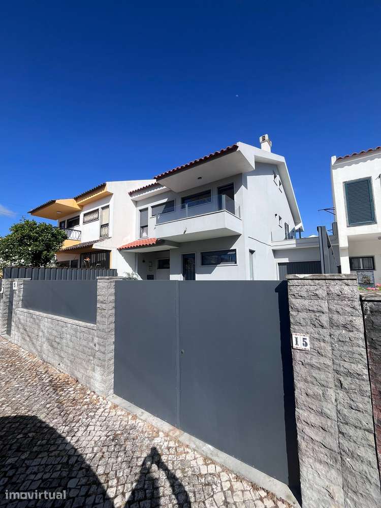 Moradia T6 com piscina à venda na Algueirão-Velho - Grande imagem: 2/25