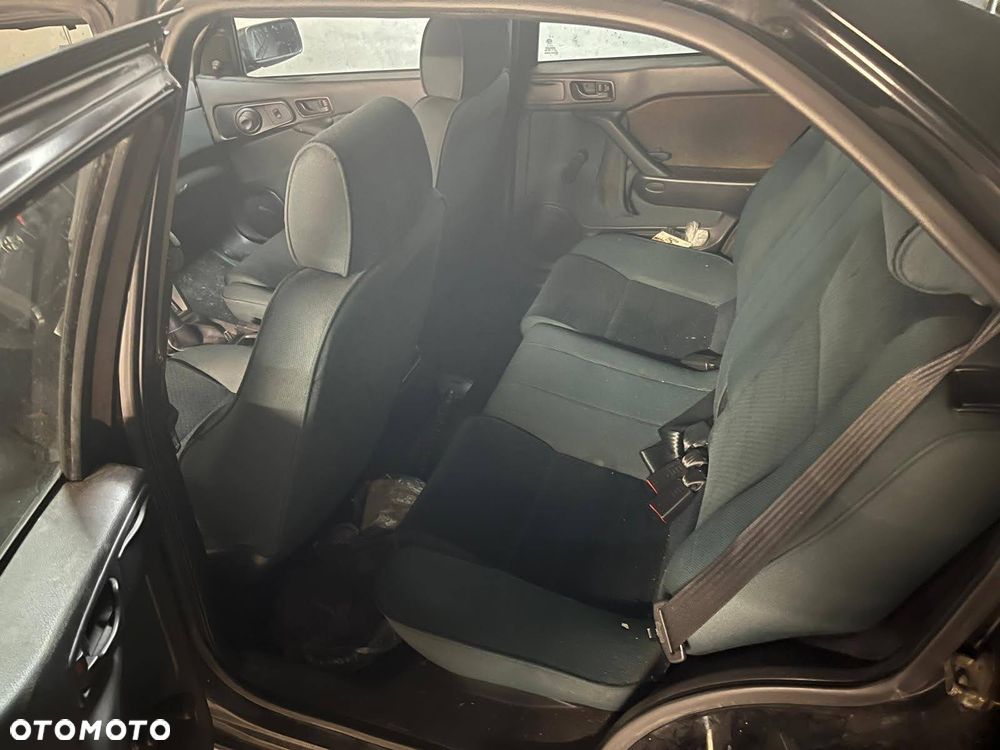 Alfa Romeo 146 1.4 TSpark 16v - 5
