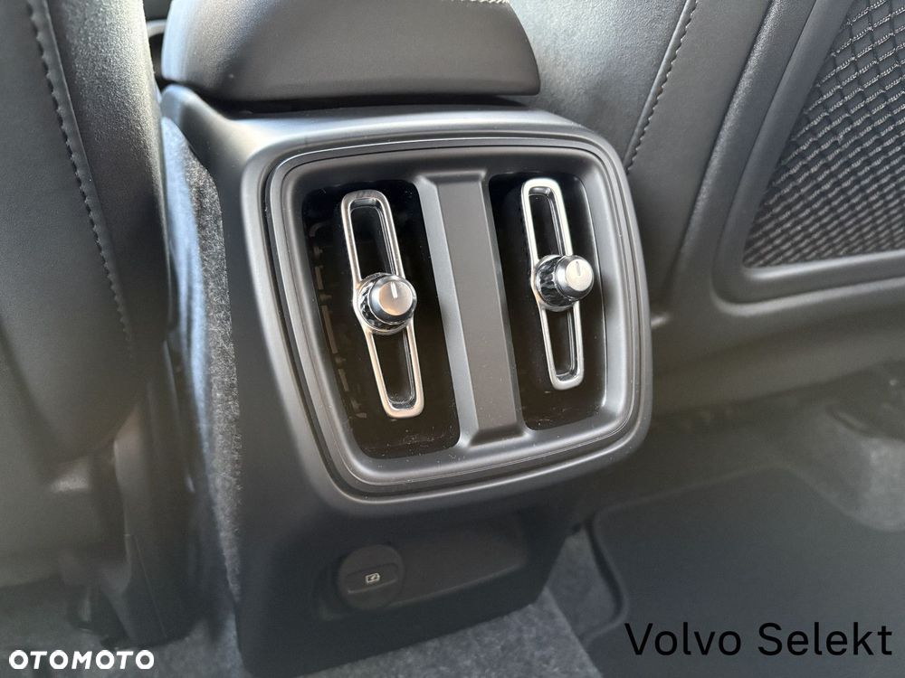 Volvo XC 40 - 22