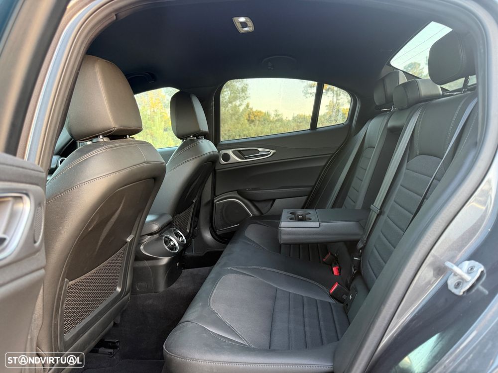 Alfa Romeo Giulia 2.2 D Super AT8 - 26