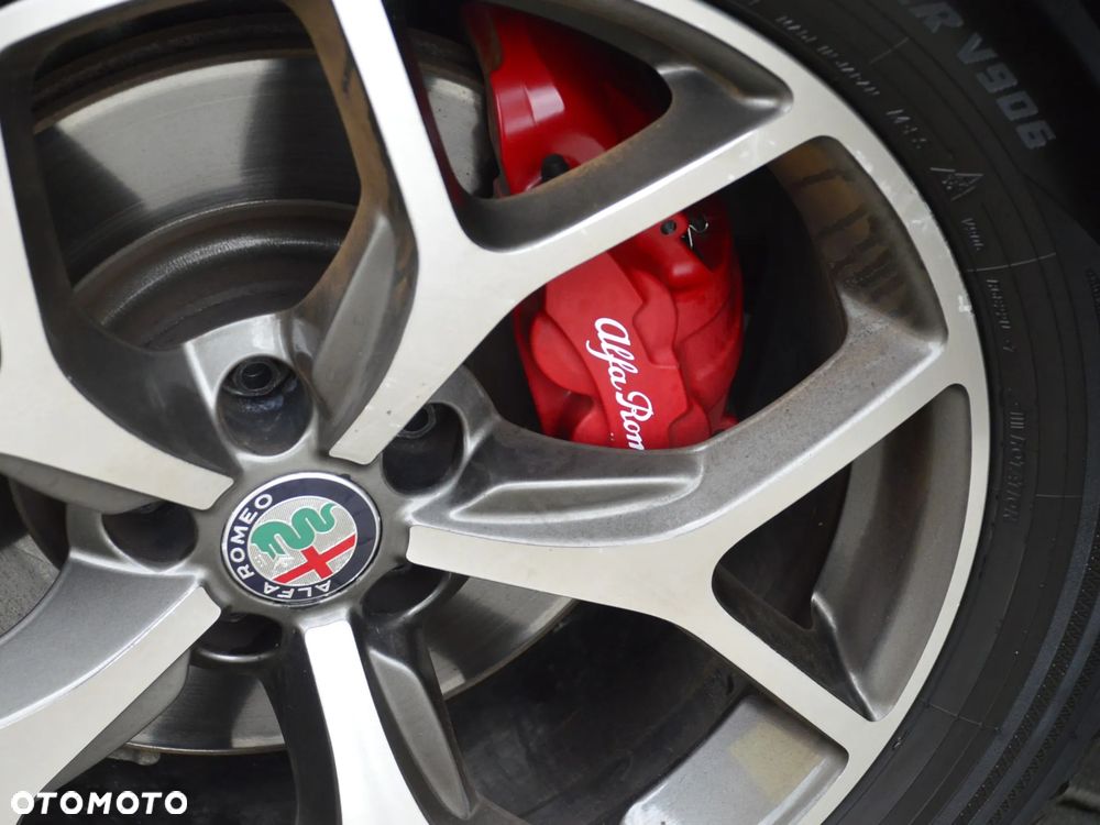 Alfa Romeo Stelvio 2.0 Turbo 16V AT8-Q4 Lusso Ti - 18