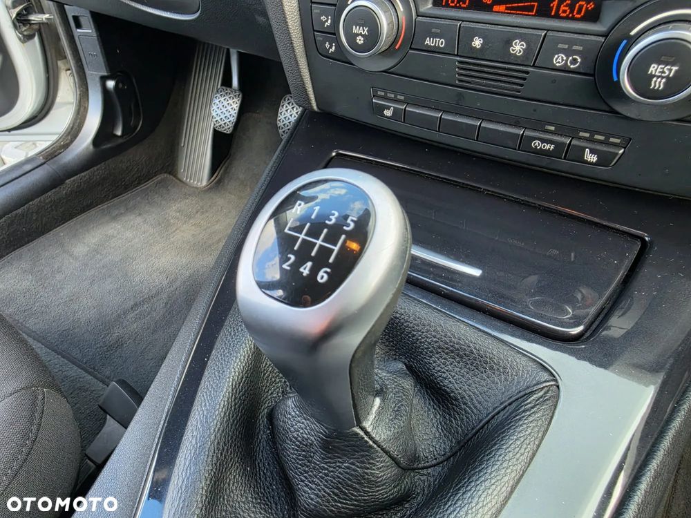 BMW Seria 3 318d - 19