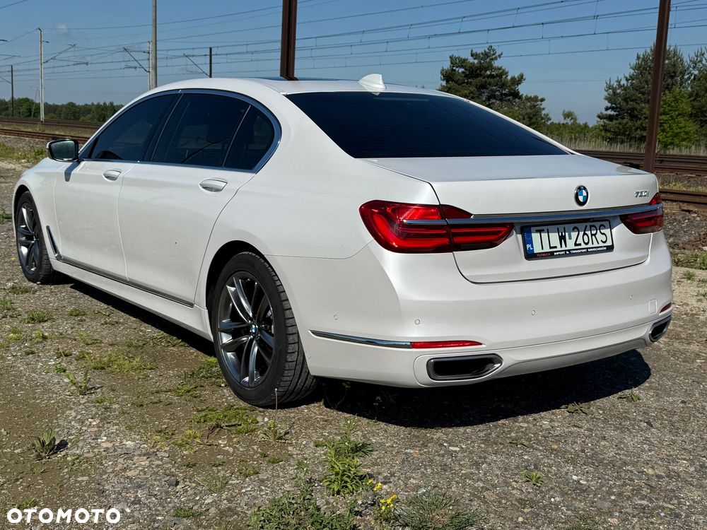 BMW Seria 7 750i xDrive - 6