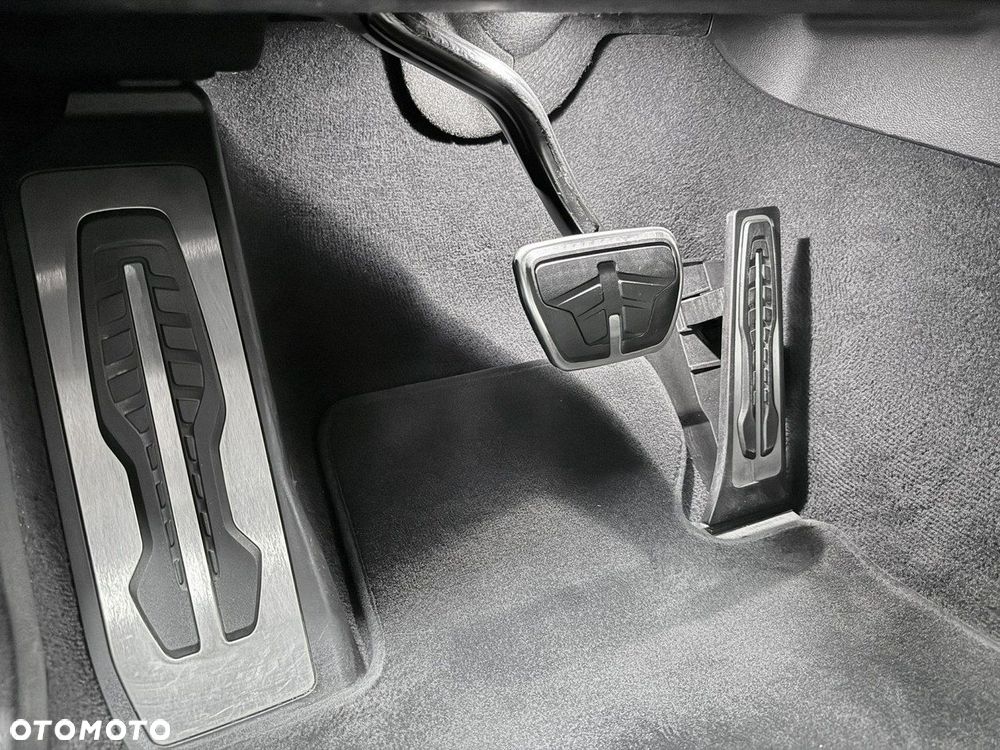 BMW Seria 5 520e M Sport sport - 36