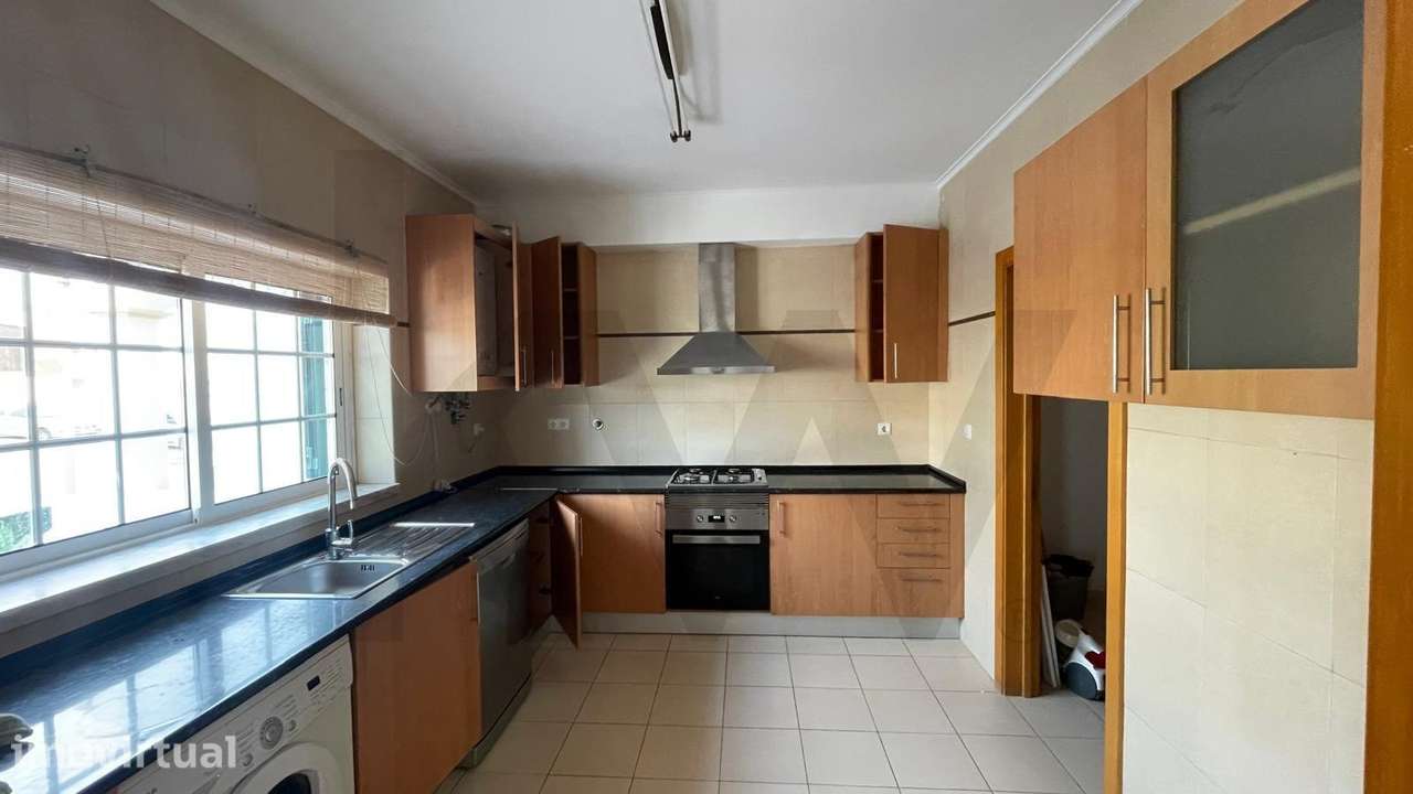 Moradia T3 Exclusiva em Ribamar | Vista Mar Panorâmica & A Pé da Praia - Grande imagem: 4/20
