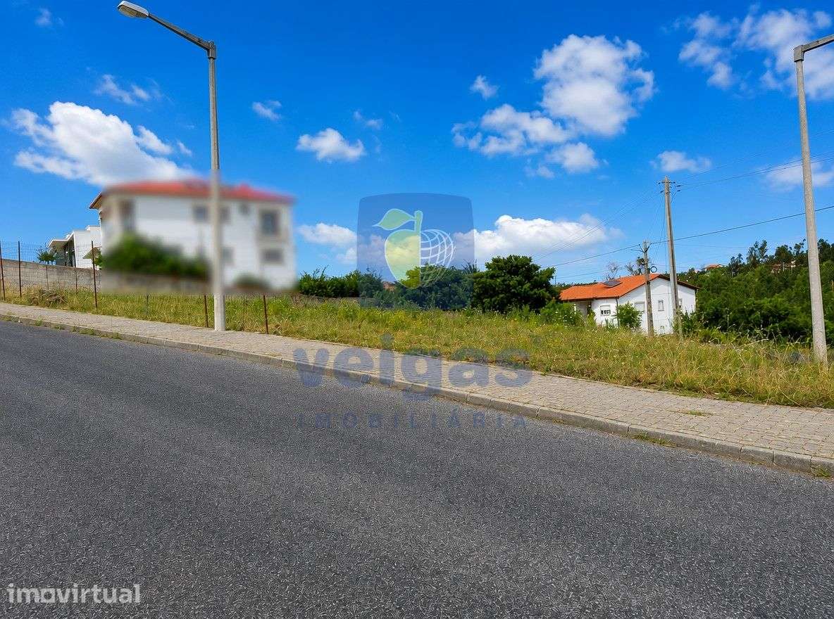 Lote com 620 m² para moradia de 2 pisos e cave com 425m² em Pousos, Le - Grande imagem: 3/11