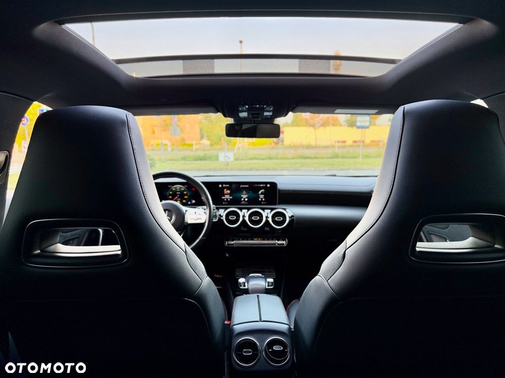Mercedes-Benz CLA 200 AMG Line 7G-DCT - 17