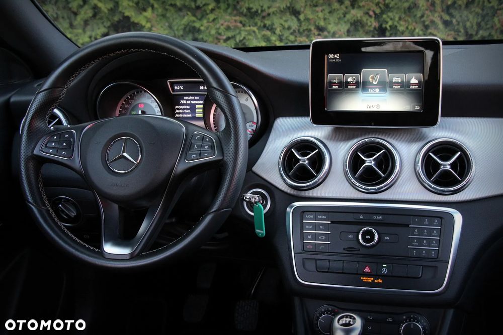Mercedes-Benz CLA 180 Urban - 17