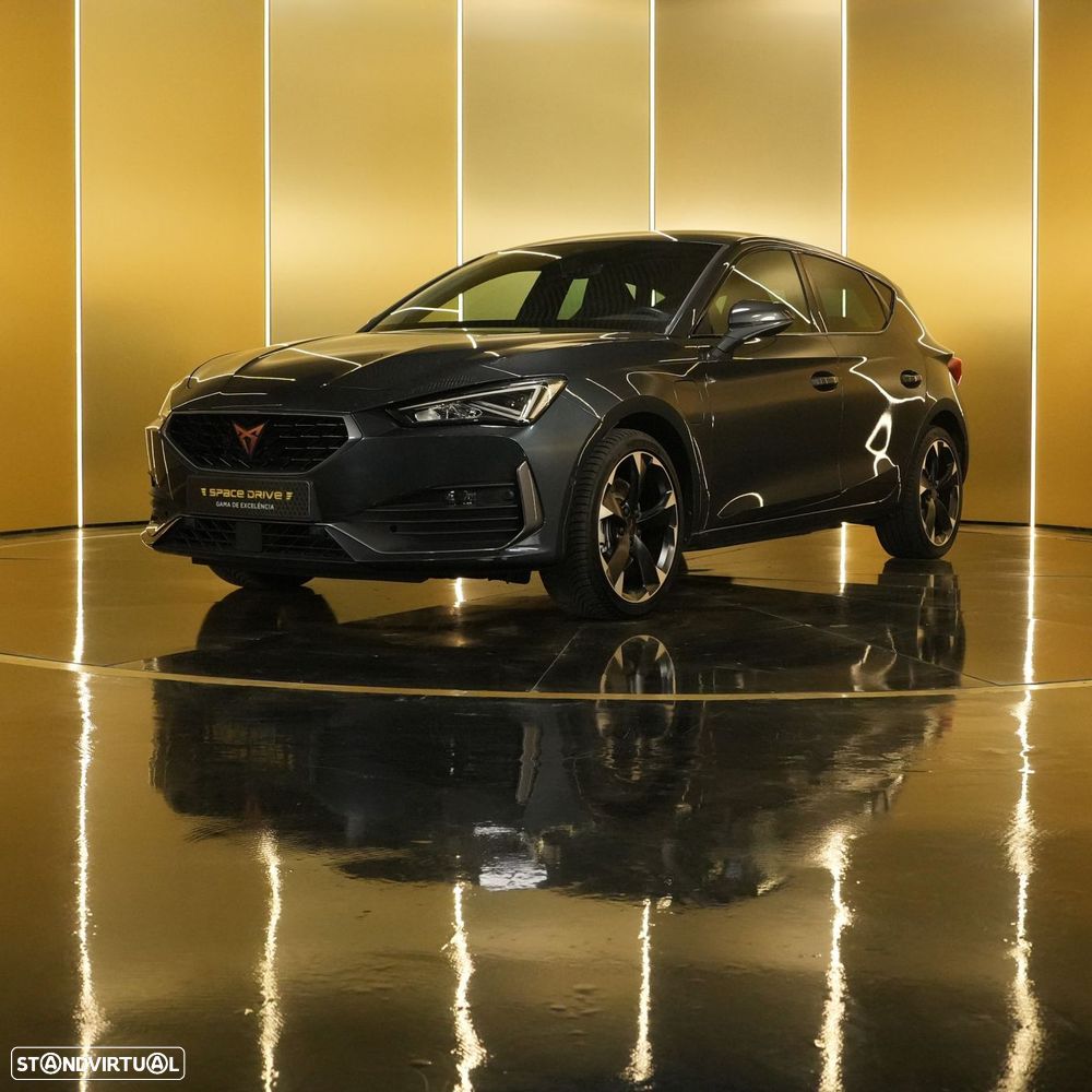 Cupra Leon 1.4 e-Hybrid MID DSG - 1