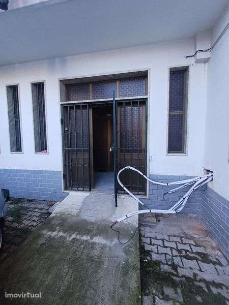 Loja/garagem/arrumos - Grande imagem: 3/7