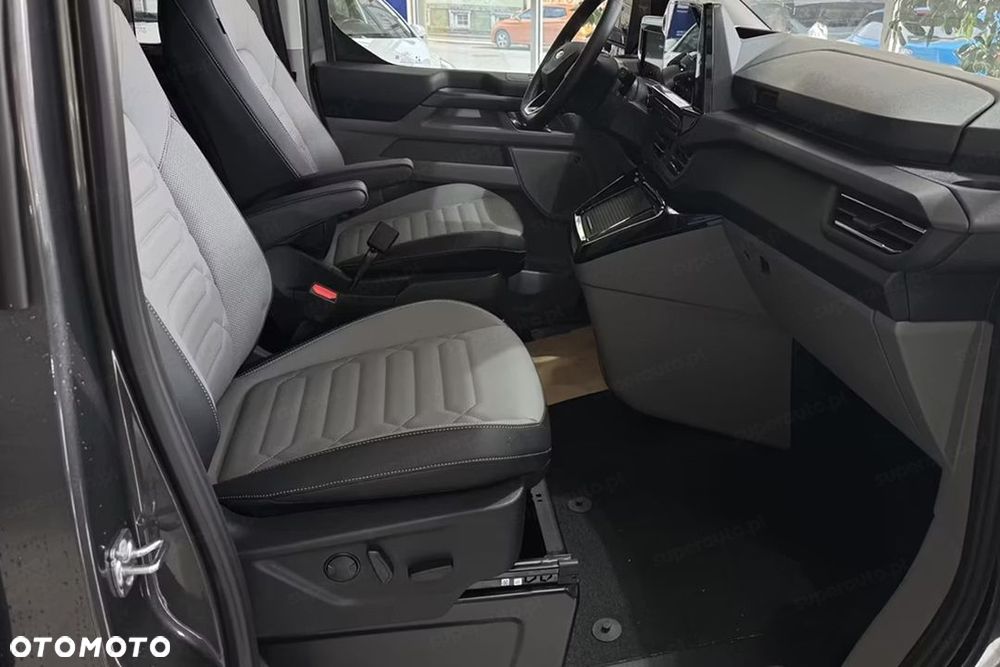Ford Tourneo Custom - 9
