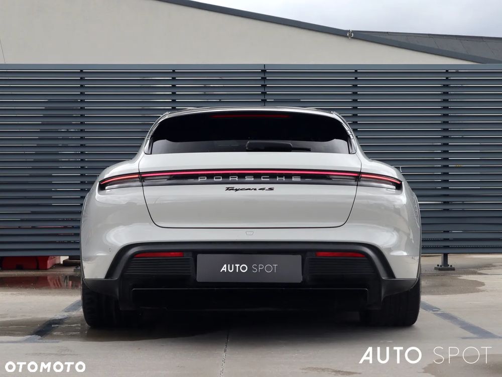 Porsche Taycan 4S - 7