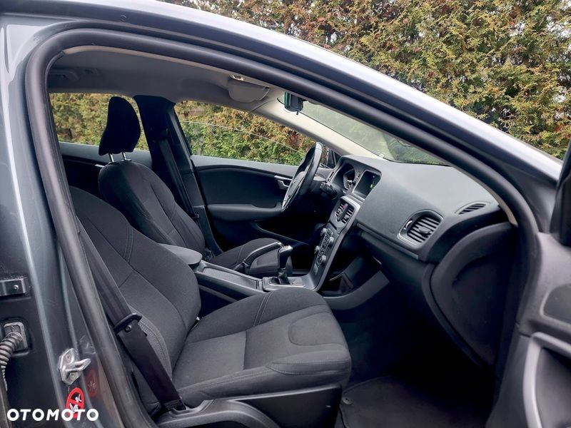 Volvo V40 D2 Momentum - 6