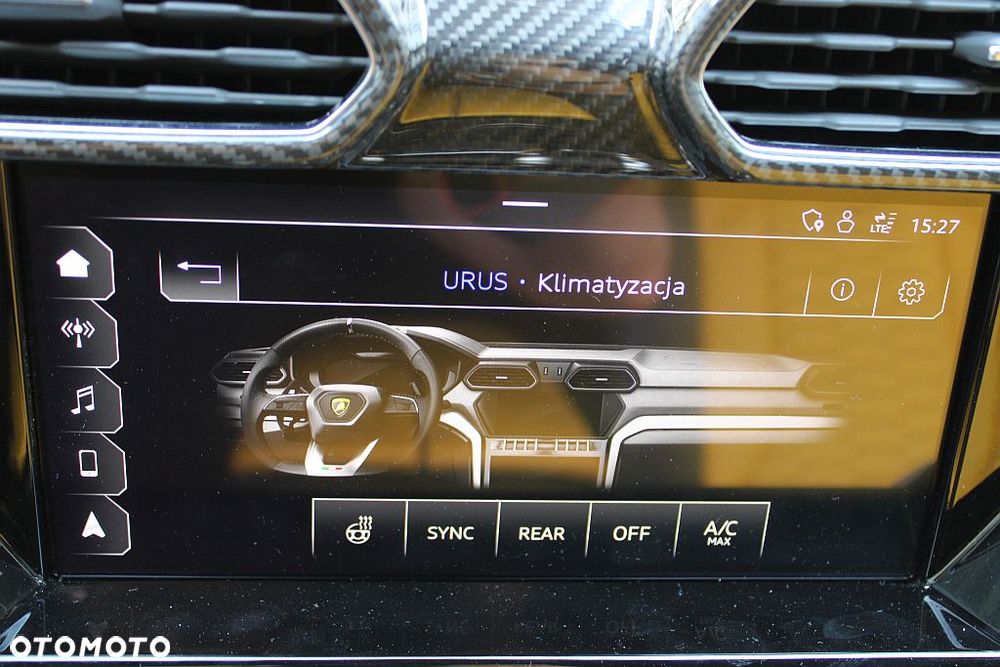 Lamborghini Urus Standard - 35