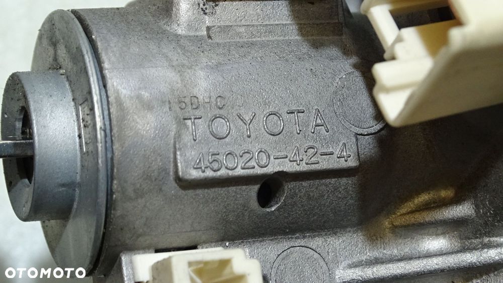 KOLUMNA KIEROWNICZA ZE STACYJKĄ TOYOTA RAV4 III 2.2D-CAT - 4