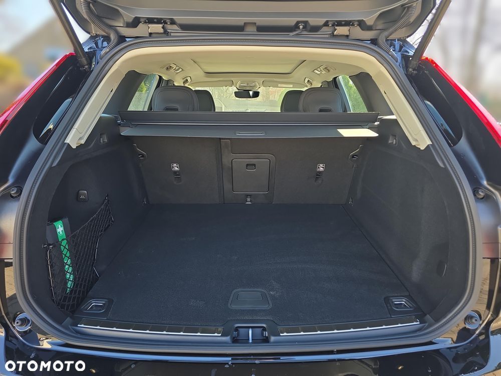 Volvo XC 60 B5 B AWD Ultra Dark - 9