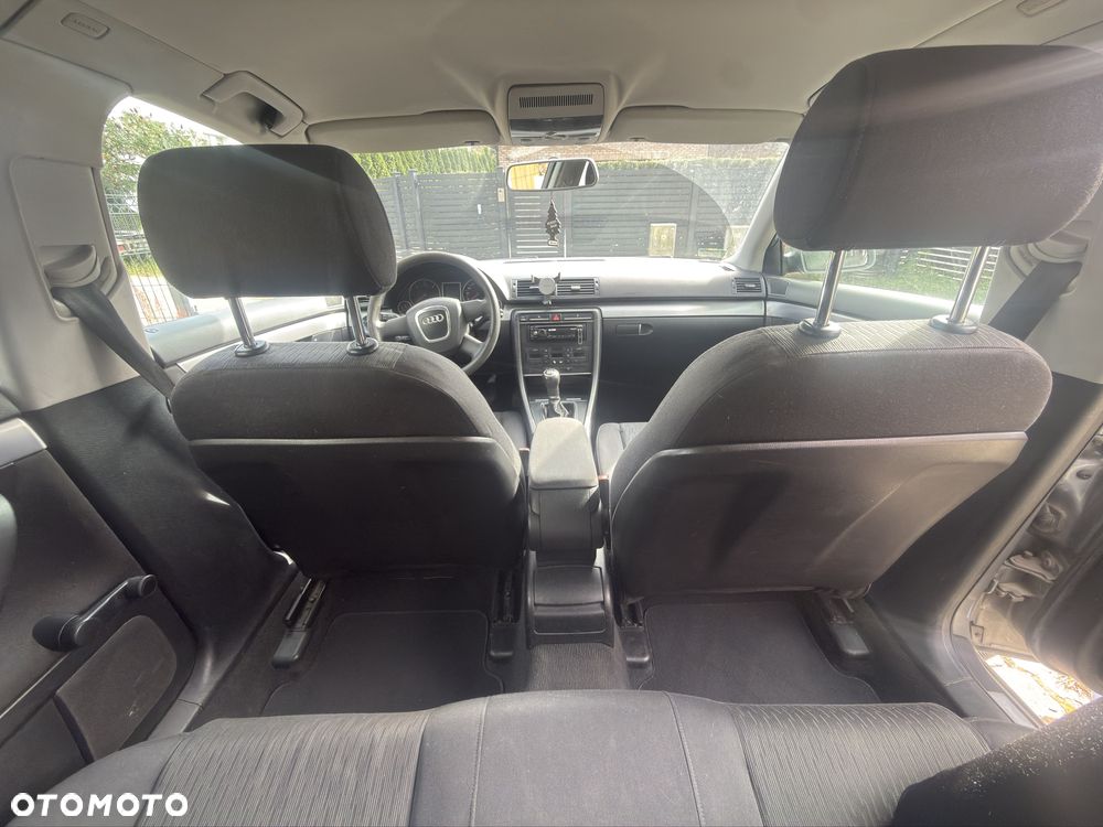 Audi A4 Limousine - 5