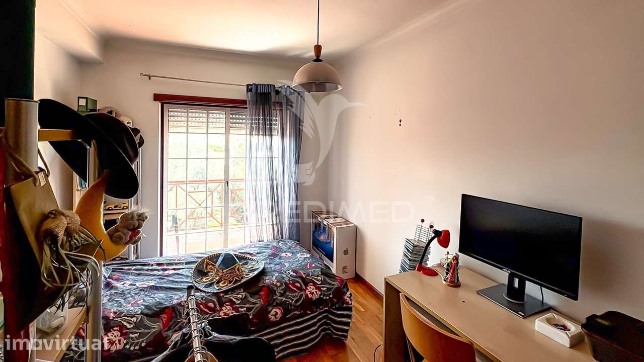 Apartamento T4 com garagem dupla e três varandas no Entroncamento - Grande imagem: 4/26