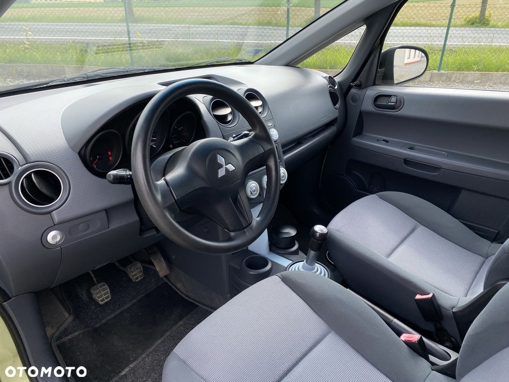 Mitsubishi Colt - 5