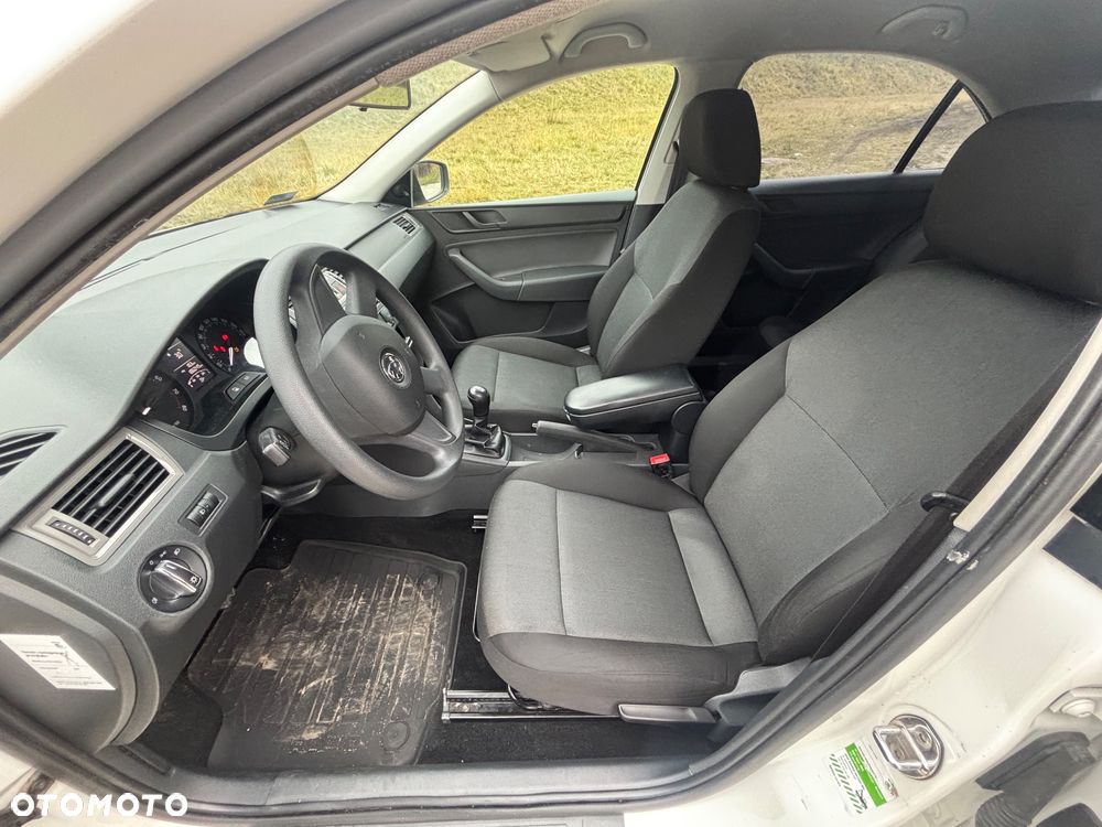 Skoda RAPID 1.2 Active - 10
