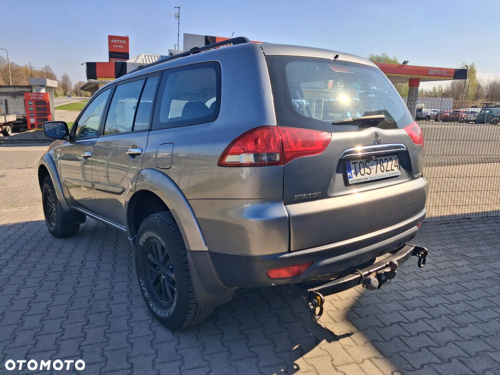 Mitsubishi Pajero Sport - 4