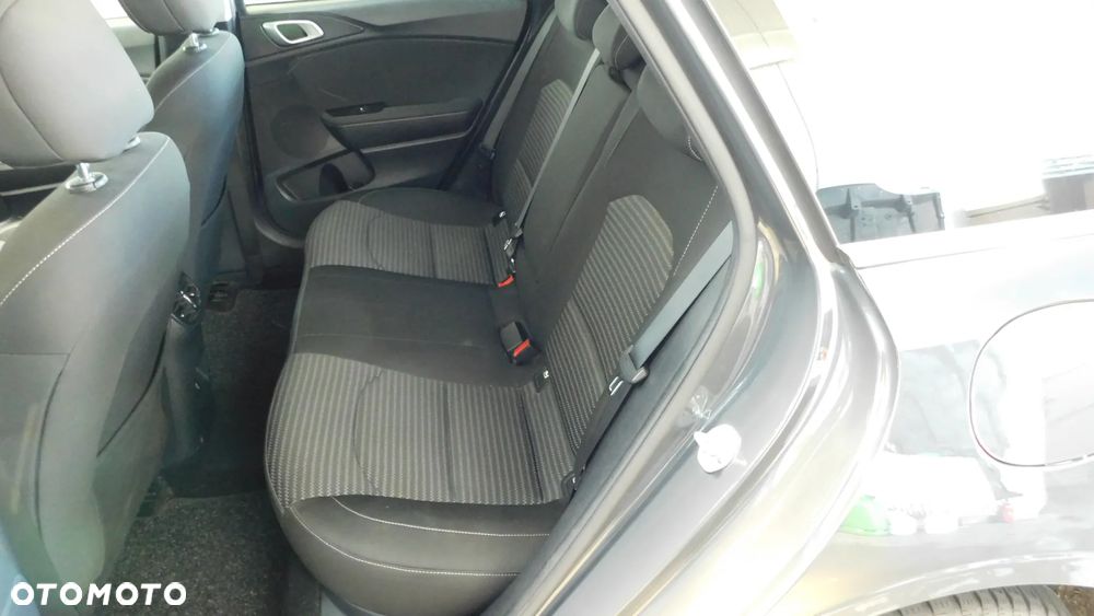Kia Ceed 1.6 CRDi SCR L Business Line DCT - 21
