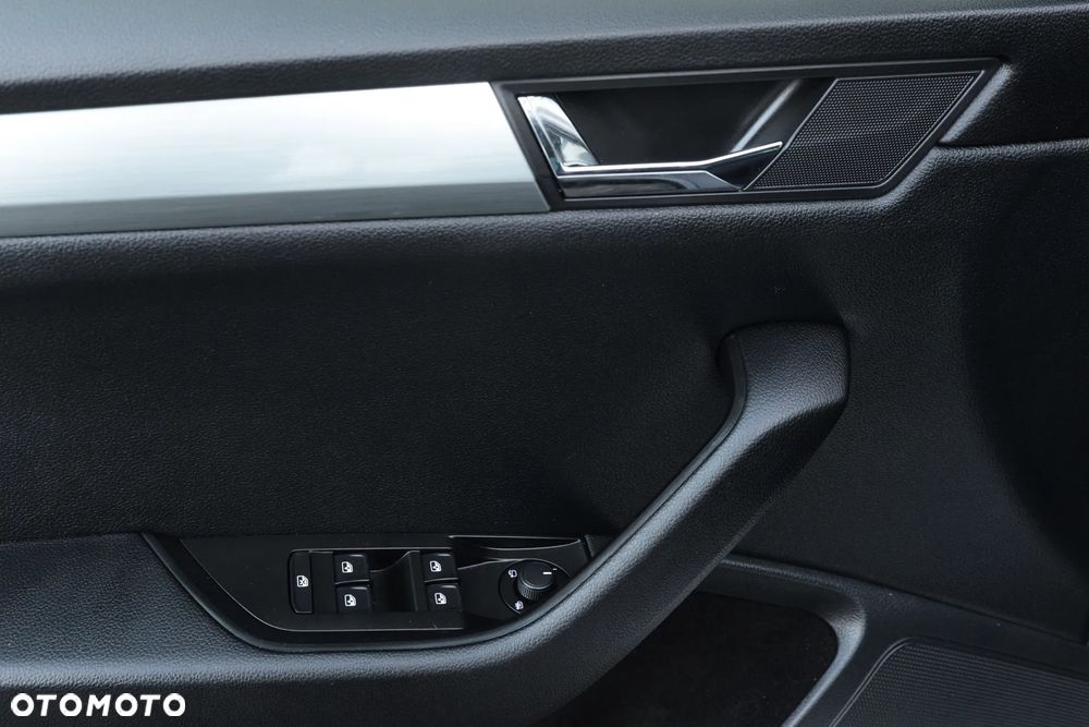 Skoda Superb 2.0 TDI Sportline - 31