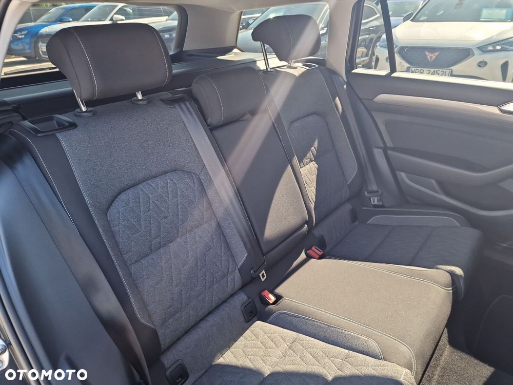 Volkswagen Passat - 24