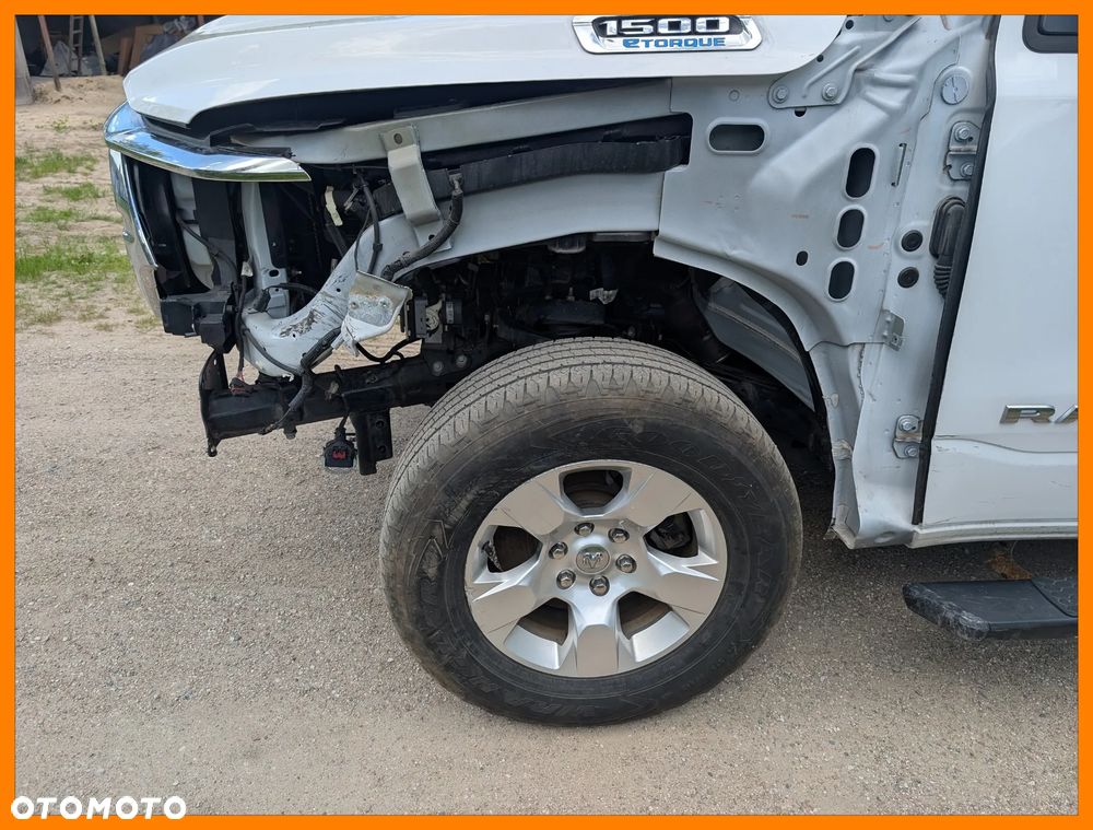 RAM 1500 Crew Cab Shortbed Bighorn - 10