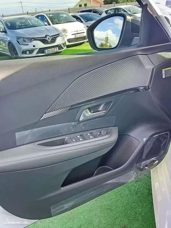 Peugeot e-208 50 kWh GT Line - 17