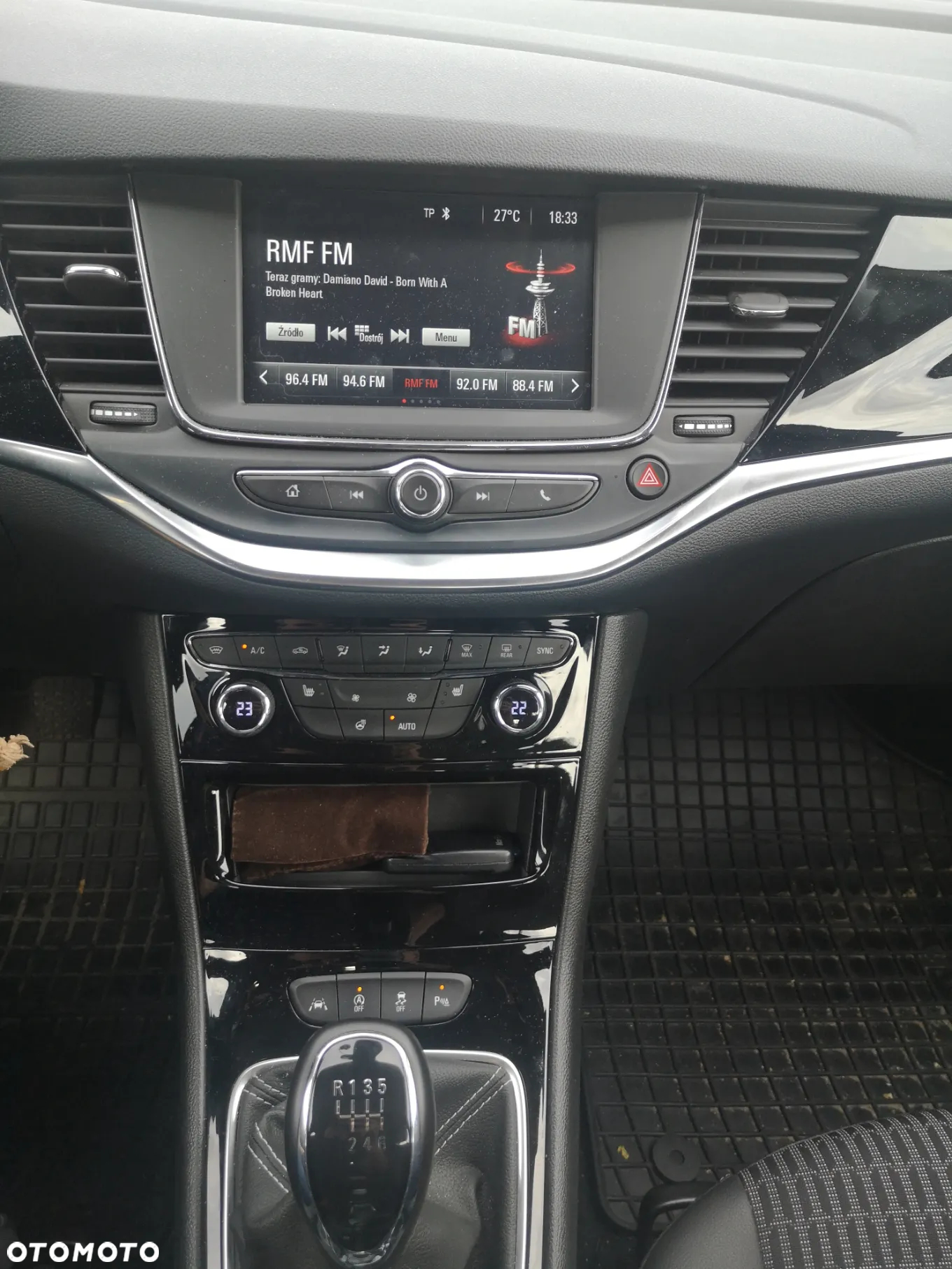 Opel Astra V 1.2 T Elegance S&S - 13