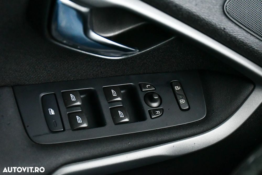 Volvo V40 D2 Momentum - 10