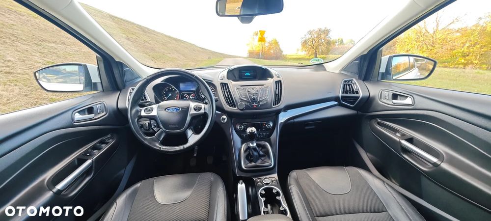 Ford Kuga 1.5 EcoBoost 2x4 Titanium - 8