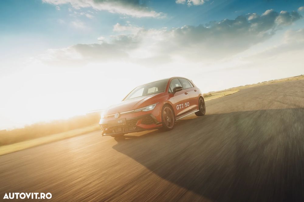 Volkswagen Golf GTI Edition 50 - 30
