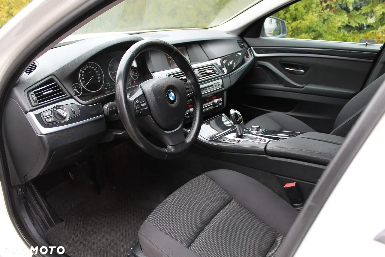 BMW Seria 5 520d Touring - 14
