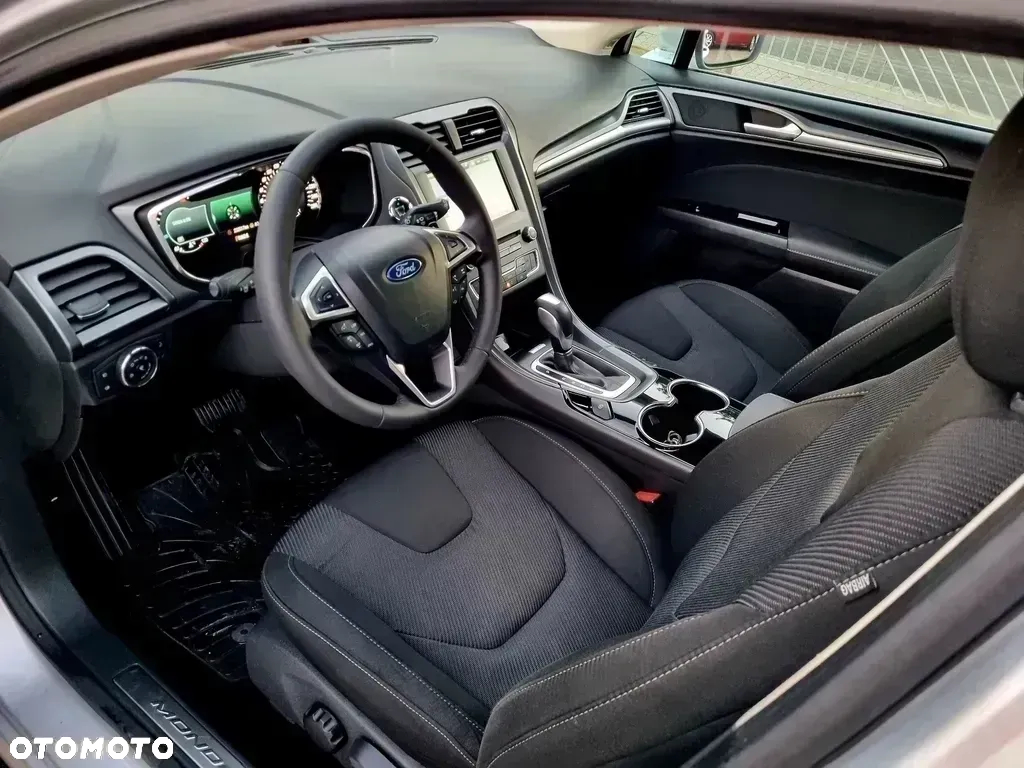 Ford Mondeo 2.0 TDCi Titanium PowerShift - 9