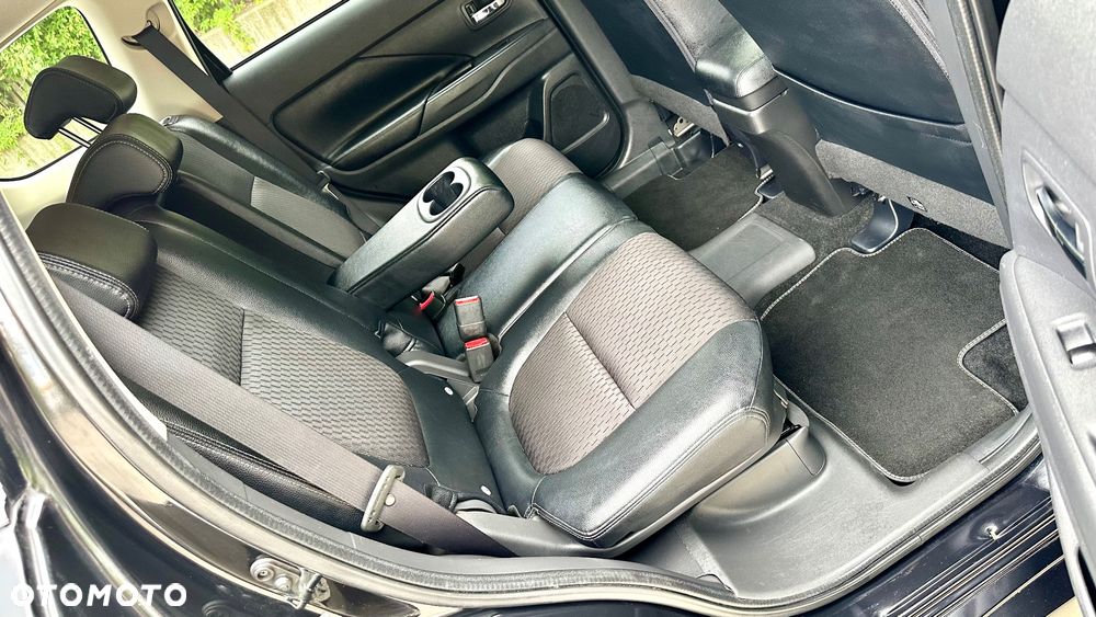 Mitsubishi Outlander 2.0 4WD - 16