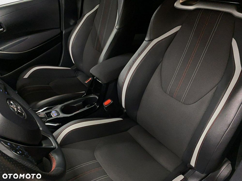 Toyota Corolla - 30