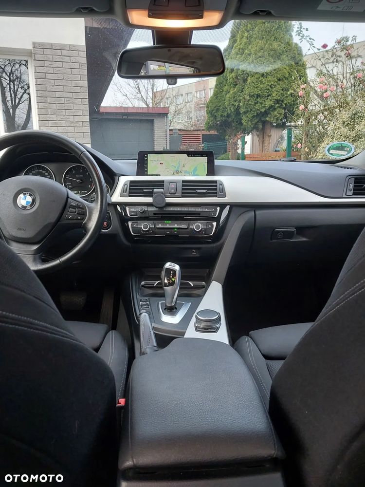 BMW Seria 3 320d Efficient Dynamics - 14