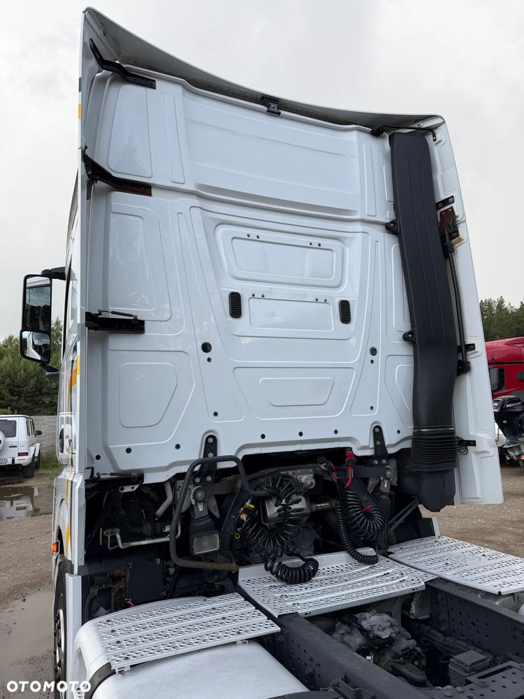 Mercedes-Benz ACTROS 1845 / EURO 5 / GIGA SPACE / NOWY TACHOGRAF / 2013 REJESTRACJA / BARDZO ŁADNY STAN / BEZ RETARDERA / BLUETEC 5 / 2 ZBIORNIKI PALIWOWE / KSENONY / LODÓWKA / PŁASKA PODŁOGA !! - 18