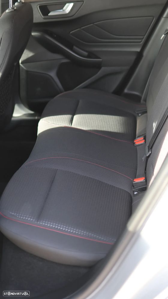 Ford Focus SW 1.5 TDCi EcoBlue ST-Line - 20